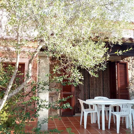 Domenique Aparthotel